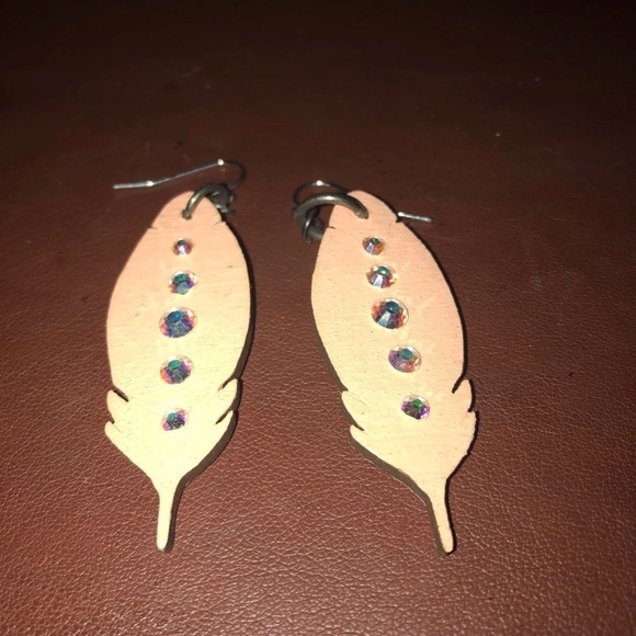 Coral Peach Feather Rhinestone Earrings - Picture 2 of 5